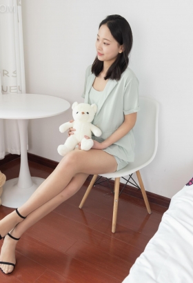 让你心情轻松的美女都值得爱[<font color=red>70P</font>]