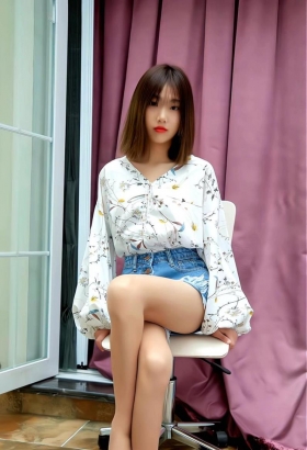 看小姐姐笑得这么甜，感觉冬天都变暖了！[<font color=red>14P</font>]