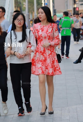 气质美女爱穿细跟鞋[<font color=red>12P</font>]
