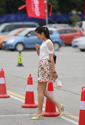 漂亮好看美女腿长[<font color=red>10P</font>]