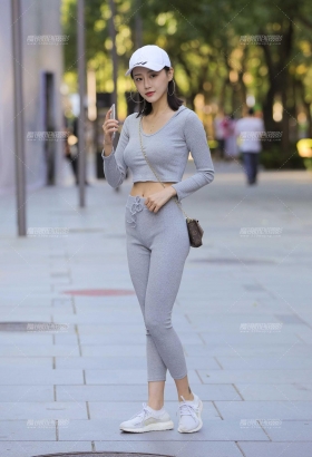 高挑中带着稳重