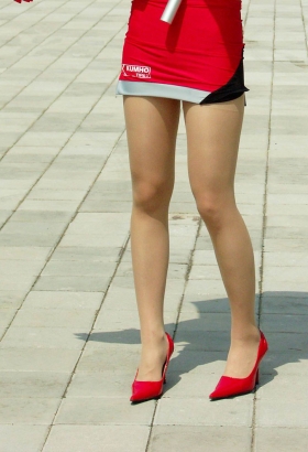 街拍漂亮的红高肉丝促销小姐姐[<font color=red>8P</font>]