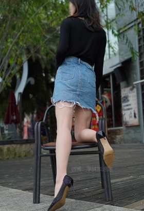 学妹加速跑-休闲的肉丝牛仔裙小姐姐[<font color=red>89P</font>]